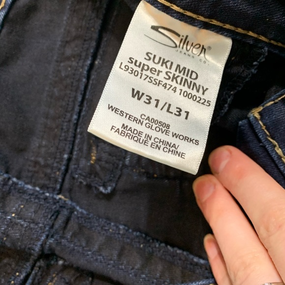 Like new silver skinny jean - Picture 2 of 3